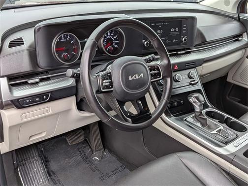 2023 Kia Carnival LX