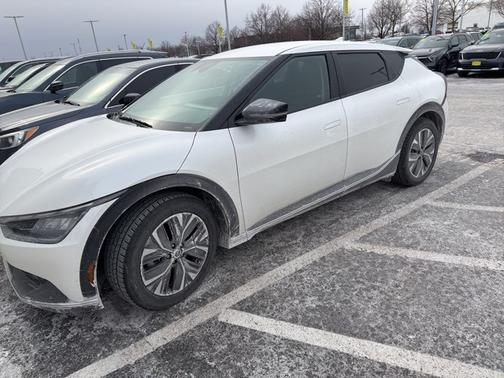2024 Kia EV6 Light