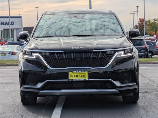 2024 Kia Carnival EX