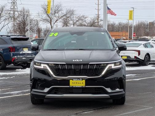 2024 Kia Carnival EX