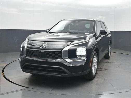 2026 Mitsubishi Outlander ES