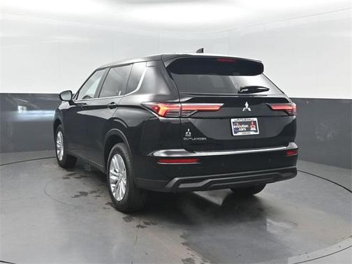 2026 Mitsubishi Outlander ES