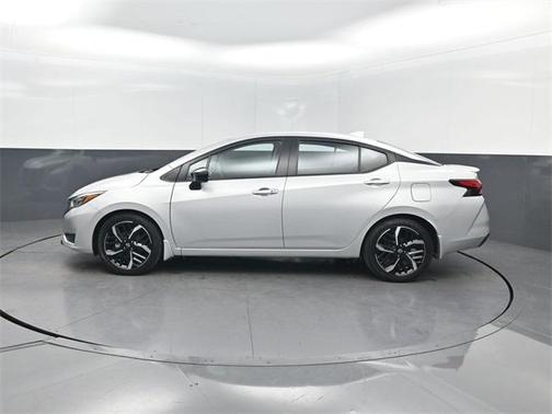 2025 Nissan Versa 1.6 SR