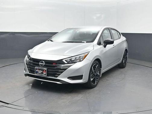 2025 Nissan Versa 1.6 SR