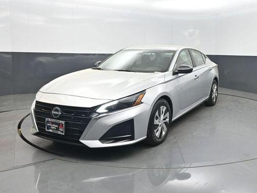 Brilliant Silver Metallic 2024 Nissan Altima 2.5 S