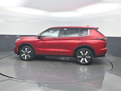 Diamond Red 2026 Mitsubishi Outlander SE