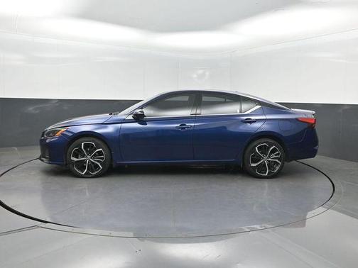 Deep Blue Pearl 2023 Nissan Altima 2.5 SR