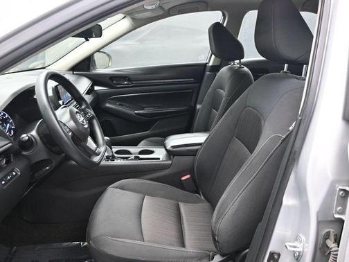 Brilliant Silver Metallic 2024 Nissan Altima 2.5 S