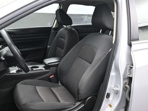 Brilliant Silver Metallic 2024 Nissan Altima 2.5 S