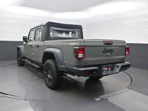 2021 Jeep Gladiator Sport