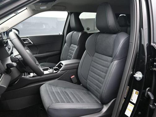 Black Diamond 2026 Mitsubishi Outlander SE