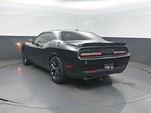 Pitch Black Clearcoat 2020 Dodge Challenger SXT