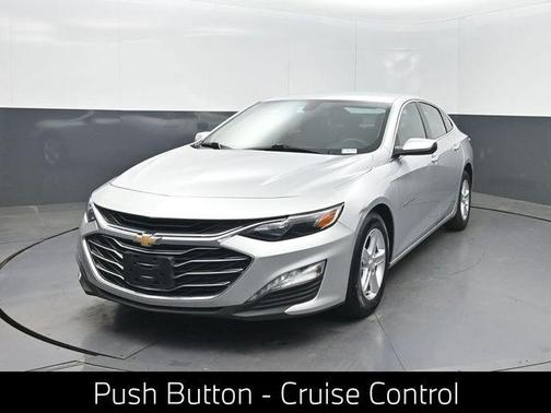 Silver Ice Metallic 2022 Chevrolet Malibu LT