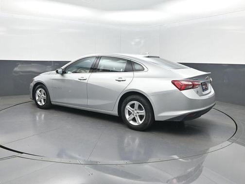 Silver Ice Metallic 2022 Chevrolet Malibu LT