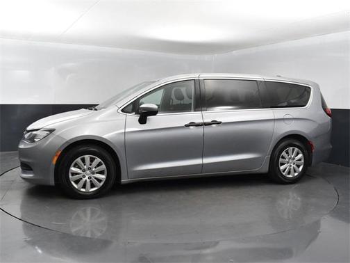 2021 Chrysler Voyager L