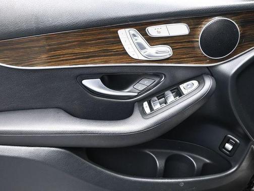 Black 2020 Mercedes-Benz GLC 300 Base