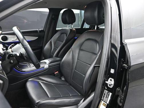 Black 2022 Mercedes-Benz GLC 300 Base