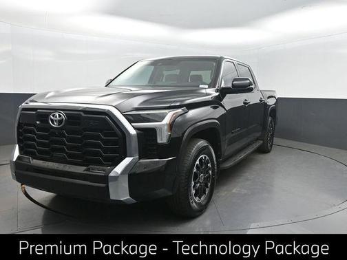 Midnight Black Metallic 2022 Toyota Tundra SR5