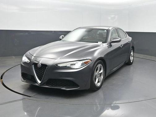 Vesuvio Gray Metallic 2019 Alfa Romeo Giulia Base