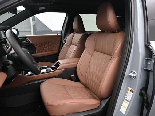 Moonstone Gray / Black Roof 2026 Mitsubishi Outlander SEL