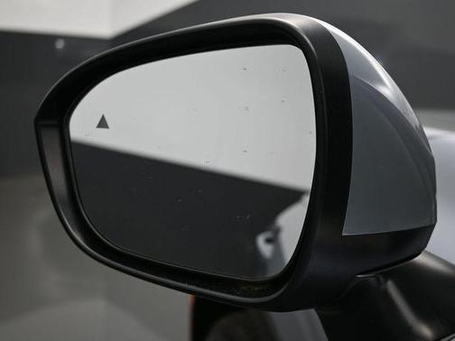 Moonstone Gray / Black Roof 2026 Mitsubishi Outlander SEL