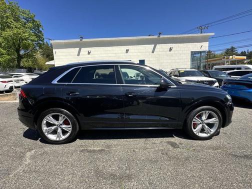 2019 Audi Q8 Premium Plus