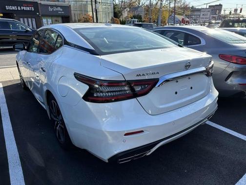 2021 Nissan Maxima SV