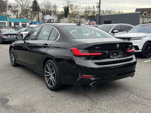 2019 BMW 330 i xDrive