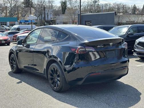 Black 2023 Tesla Model Y Long Range