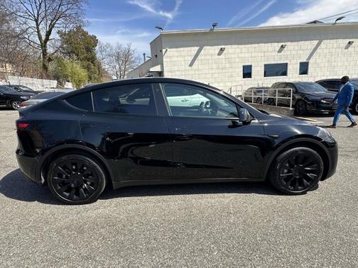Black 2023 Tesla Model Y Long Range
