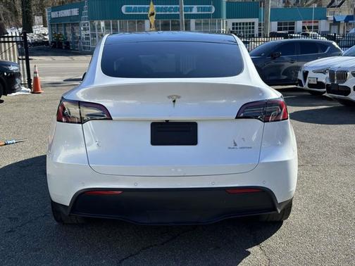 2022 Tesla Model Y Long Range
