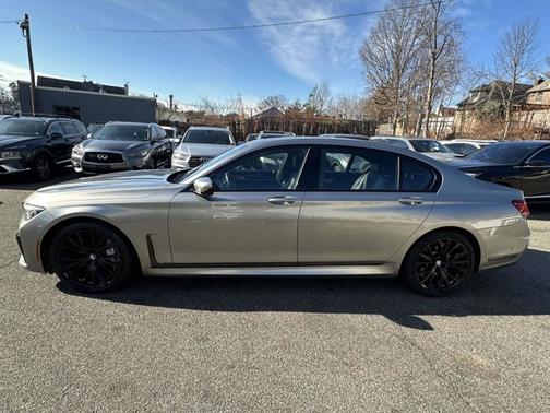 2021 BMW 750 750i xDrive