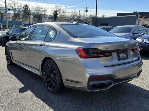 2021 BMW 750 750i xDrive