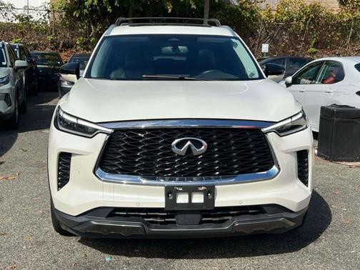 2022 INFINITI QX60 LUXE