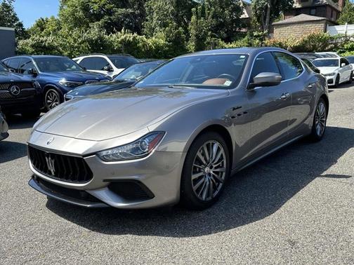 2022 Maserati Ghibli Modena Q4