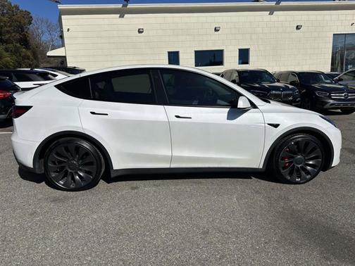 White 2022 Tesla Model Y Performance