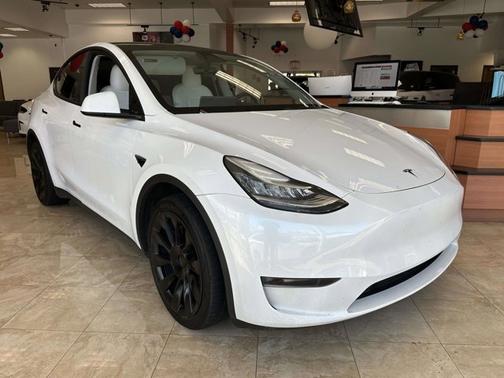 2023 Tesla Model Y Long Range