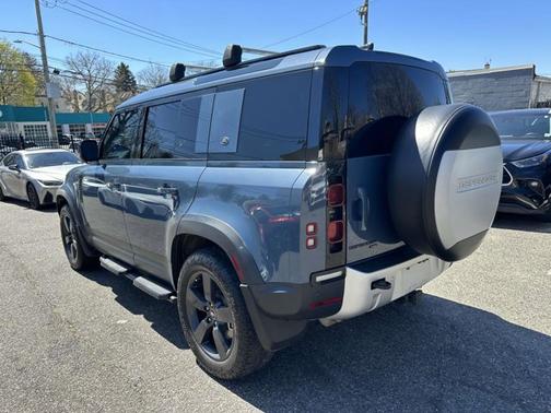 2021 Land Rover Defender SE