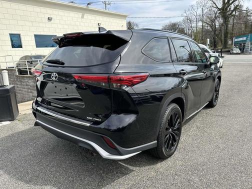 2023 Toyota Highlander XSE