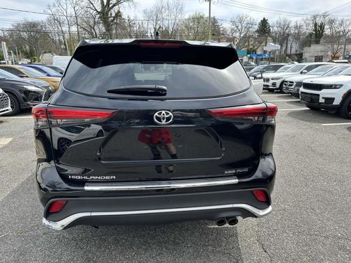 2023 Toyota Highlander XSE