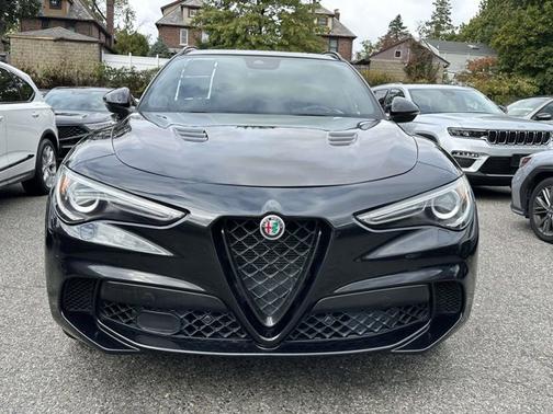 2021 Alfa Romeo Stelvio Quadrifoglio