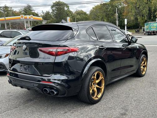 2021 Alfa Romeo Stelvio Quadrifoglio