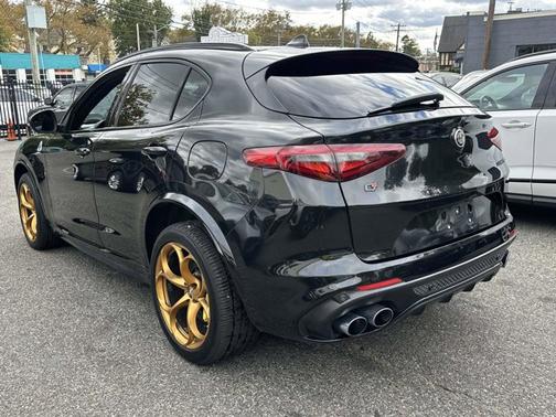 2021 Alfa Romeo Stelvio Quadrifoglio