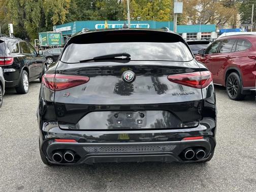 2021 Alfa Romeo Stelvio Quadrifoglio