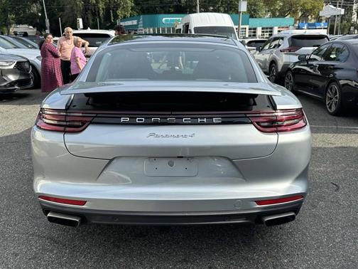 2020 Porsche Panamera