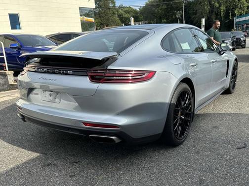 2020 Porsche Panamera