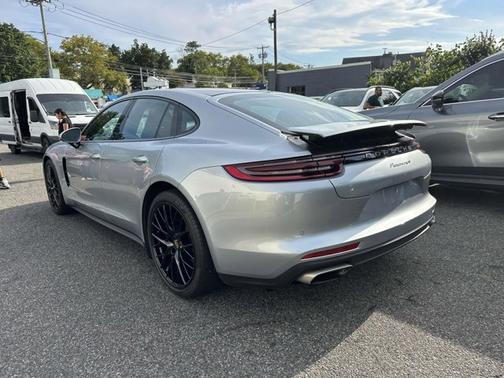 2020 Porsche Panamera