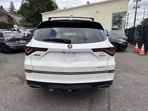 2022 Acura MDX w/A-Spec Package