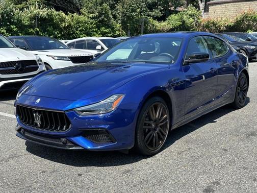 2022 Maserati Ghibli Modena Q4