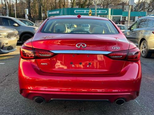 2022 INFINITI Q50 LUXE